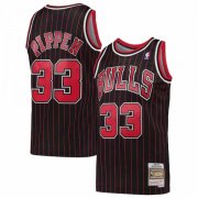 95-96 Chicago Bulls Scottie Pippen 33 Mitchell Ness Black Hardwood Classics Swingman Jersey